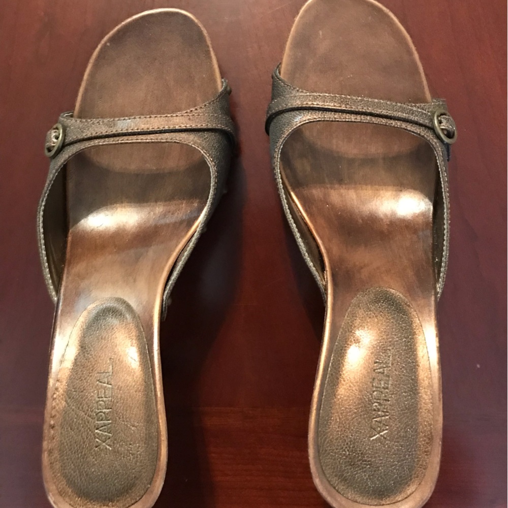 Women’s Slip On Wood Heel Sandal